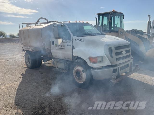 Ford F-750 Vandens sunkvežimiai