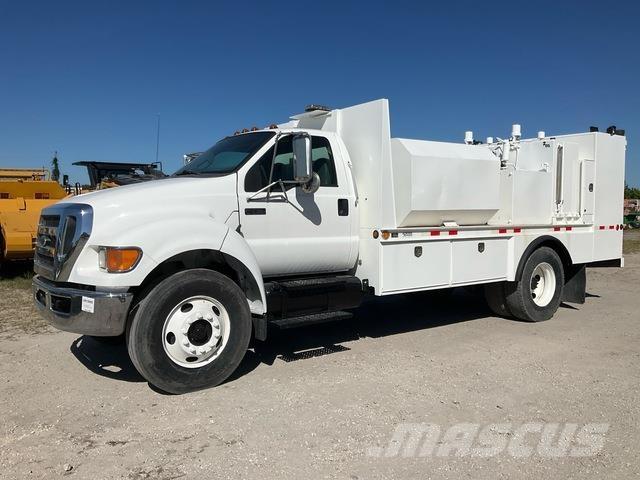 Ford F-750 Automobilinės cisternos
