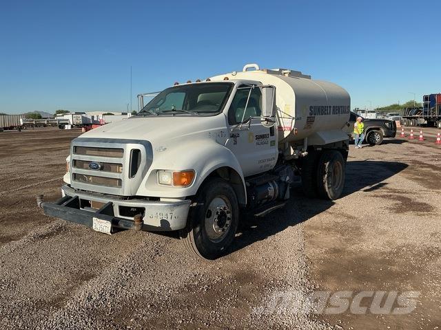 Ford F-750 Vandens sunkvežimiai