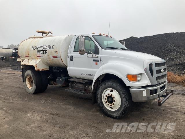 Ford F-750 Vandens sunkvežimiai