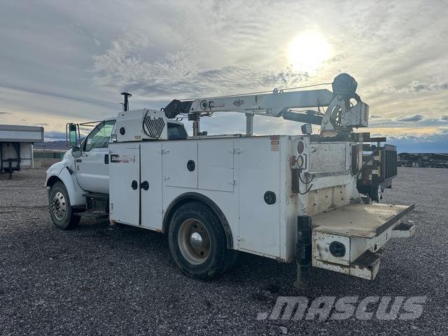 Ford F-750 Visuotinės / bendrosios paskirties automobiliai