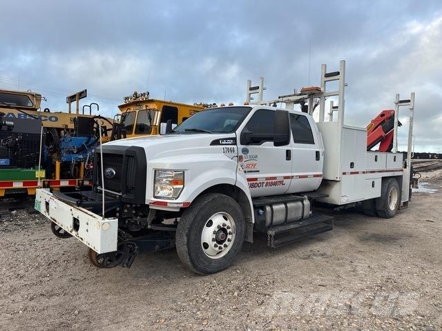 Ford F-750 XL Kita