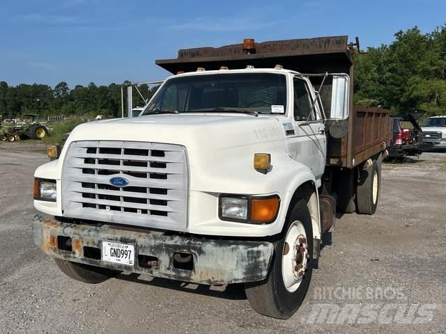 Ford F-800 Savivarčių priekabų vilkikai