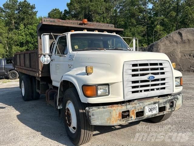 Ford F-800 Savivarčių priekabų vilkikai