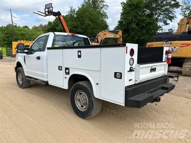 Ford F250 Pikapai / Bortiniai sunkvežimiai