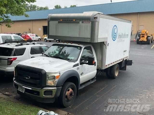 Ford F550 Sunkvežimiai su dengtu kėbulu