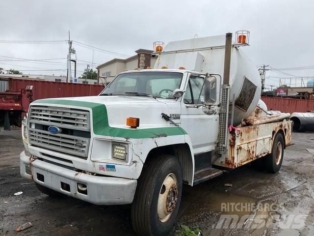 Ford F700 Statyba - Kita