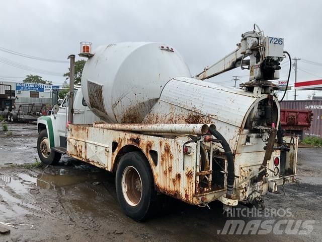 Ford F700 Statyba - Kita