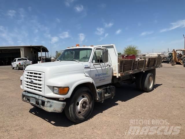 Ford F800 Savivarčių priekabų vilkikai