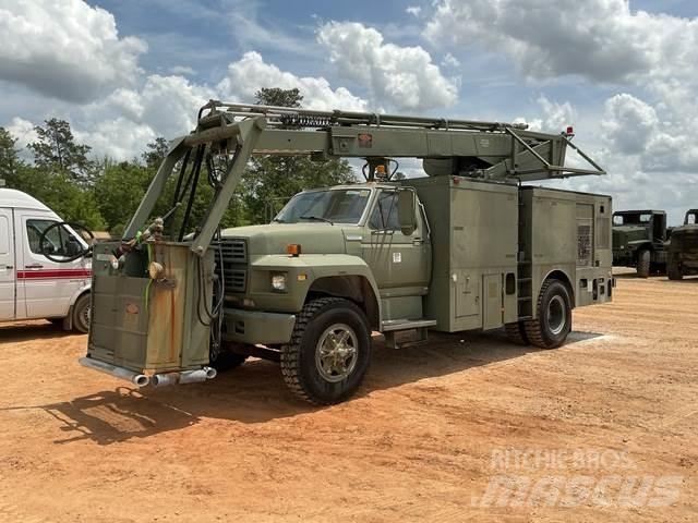 Ford F800 Statyba - Kita
