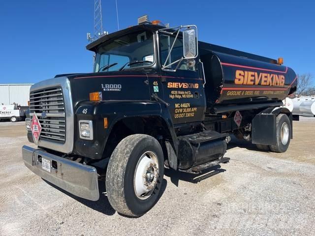 Ford L8000 Automobilinės cisternos