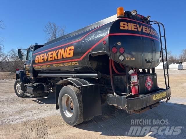Ford L8000 Automobilinės cisternos
