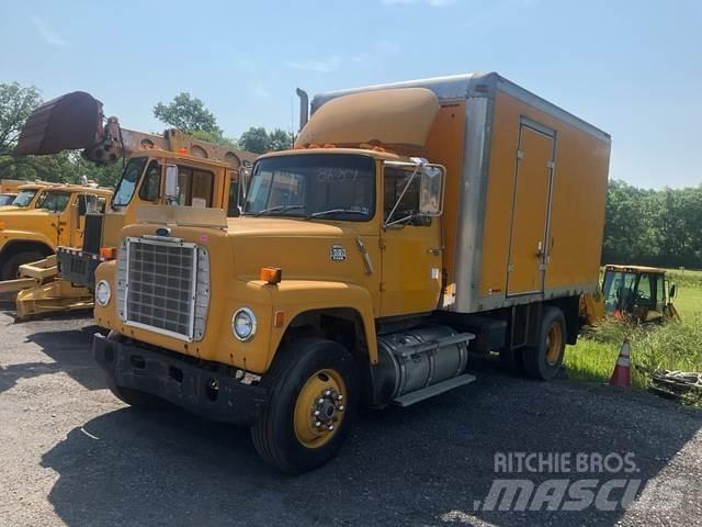 Ford L8000 Visuotinės / bendrosios paskirties automobiliai