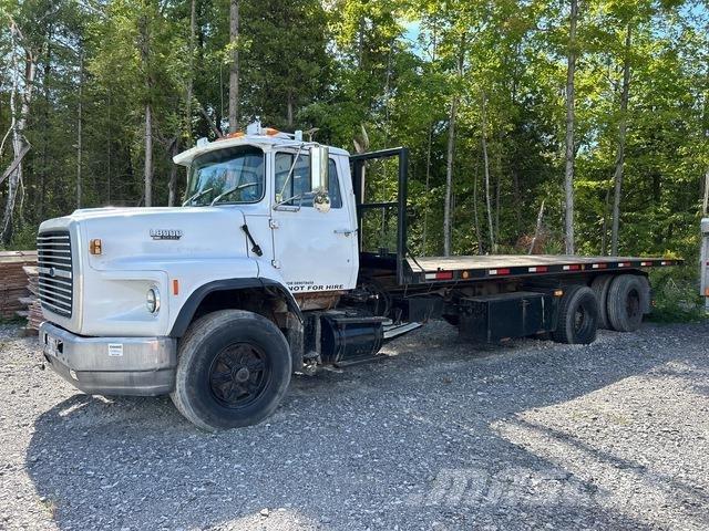 Ford L8000 Pagalbos kelyje automobiliai
