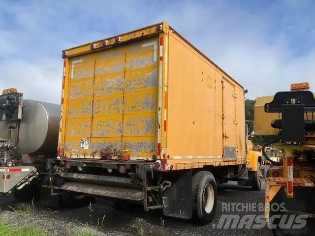 Ford L8000F Sunkvežimiai su dengtu kėbulu