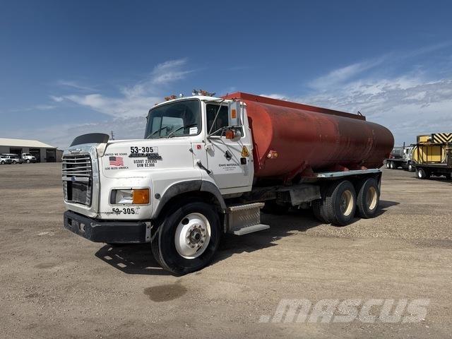Ford L9000 Vandens sunkvežimiai