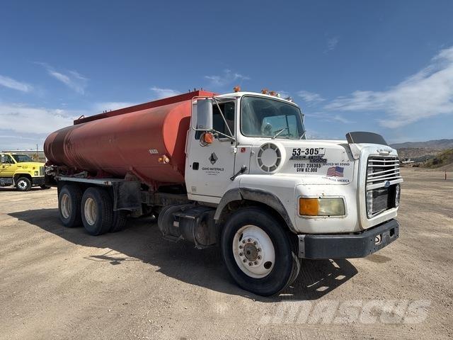 Ford L9000 Vandens sunkvežimiai
