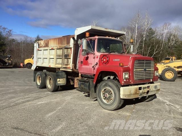 Ford L9000 Vandens sunkvežimiai
