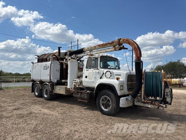 Ford LNT8000F Vikšriniai ekskavatoriai