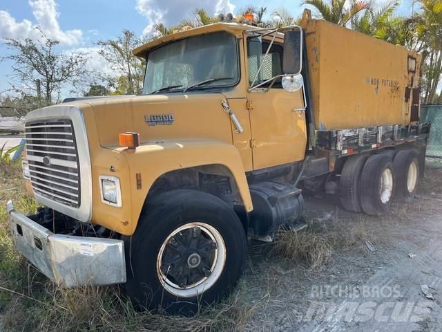 Ford LT8000 Vandens sunkvežimiai