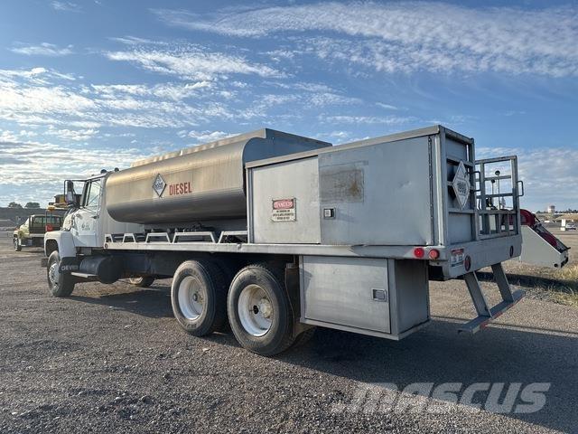 Ford LT8000 Automobilinės cisternos