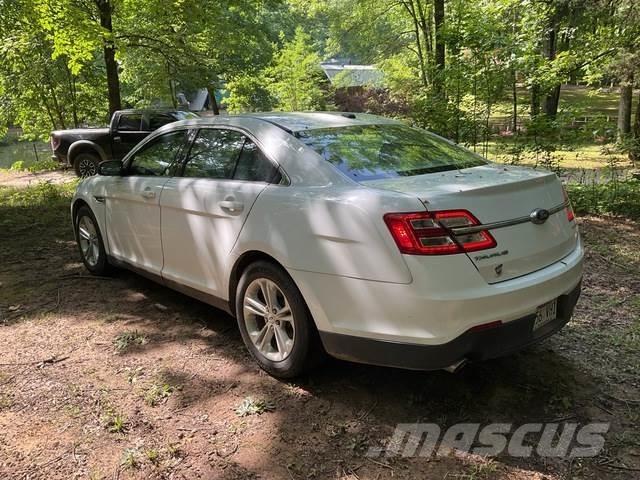 Ford Taurus Lengvieji automobiliai