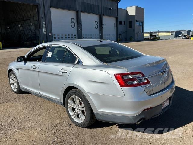 Ford Taurus Lengvieji automobiliai