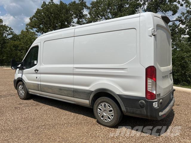 Ford Transit Krovininiai furgonai