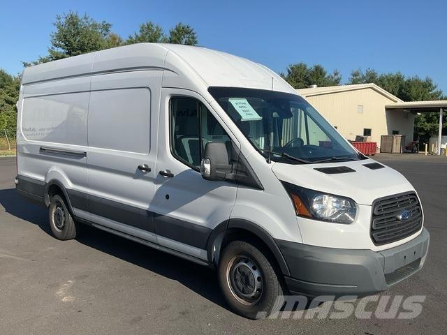 Ford Transit Sunkvežimiai su dengtu kėbulu