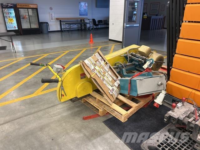  Fox C-2 Statyba - Kita