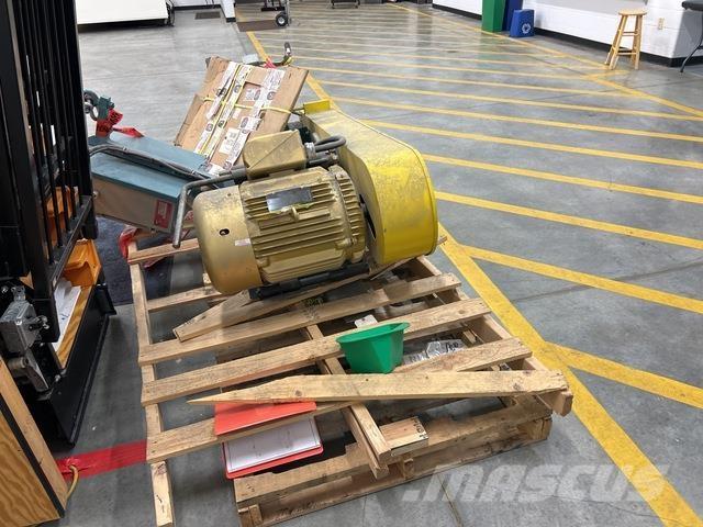  Fox C-2 Statyba - Kita