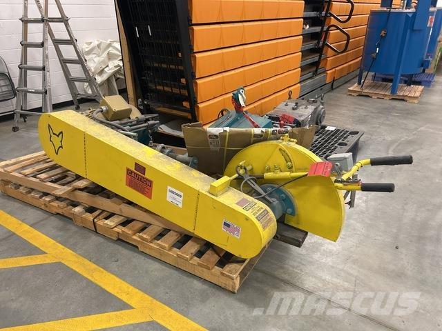  Fox C-2 Statyba - Kita