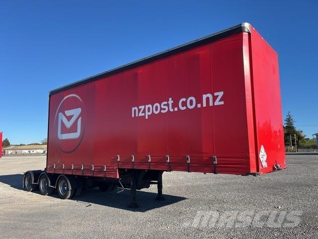 Fruehauf  Priekabos su tentu