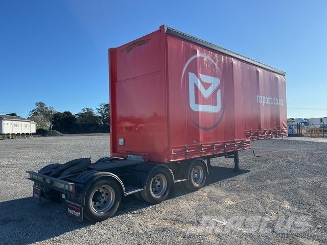 Fruehauf  Priekabos su tentu