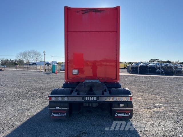 Fruehauf  Priekabos su tentu