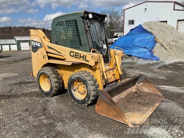 Gehl 5240E Krautuvai su šoniniu pasukimu