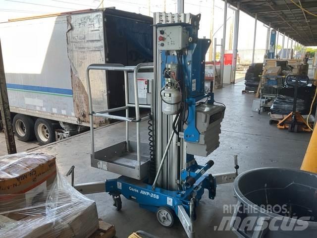 Genie AWP-25S Vertikalūs stiebiniai keltuvai