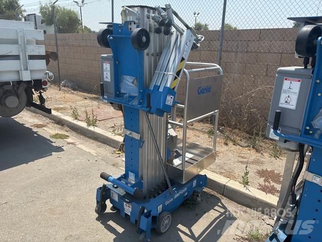 Genie AWP-25S Vertikalūs stiebiniai keltuvai