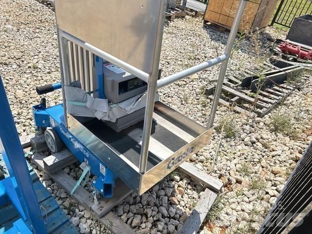 Genie AWP-25S Vertikalūs stiebiniai keltuvai