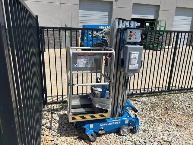 Genie AWP-25S Vertikalūs stiebiniai keltuvai
