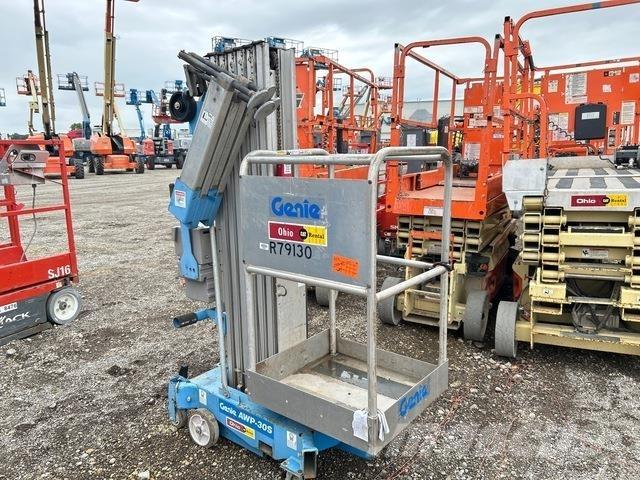 Genie AWP-30S Vertikalūs stiebiniai keltuvai