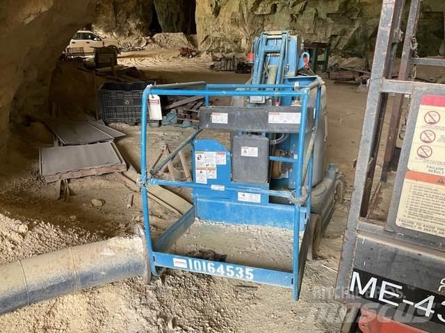 Genie GR-26J Vertikalūs stiebiniai keltuvai