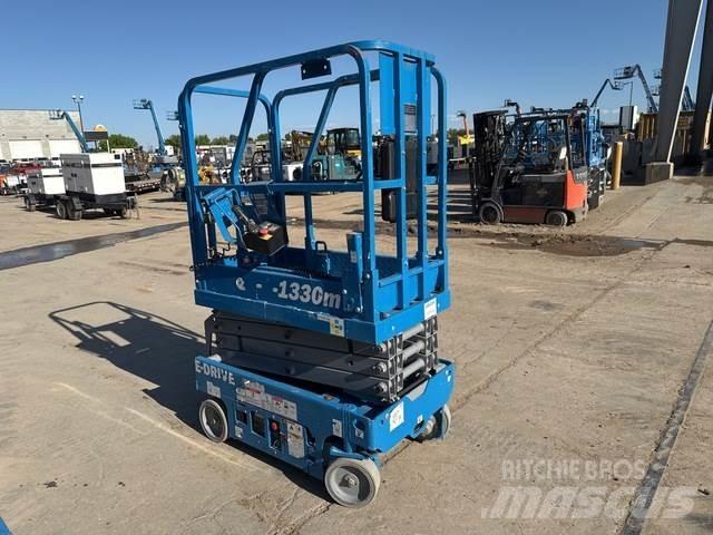 Genie GS-1330M Žirkliniai keltuvai