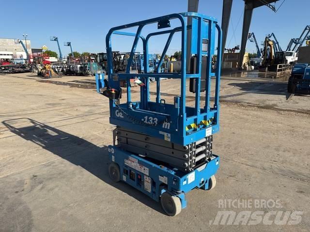 Genie GS-1330M Žirkliniai keltuvai