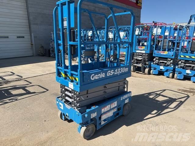 Genie GS-1330M Žirkliniai keltuvai