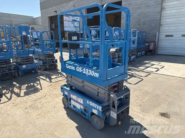 Genie GS-1330M Žirkliniai keltuvai