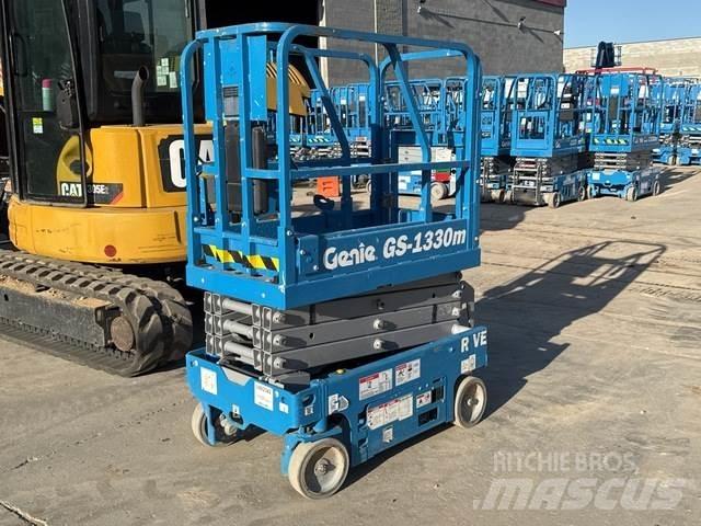 Genie GS-1330M Žirkliniai keltuvai