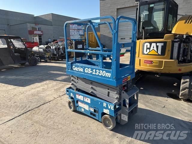 Genie GS-1330M Žirkliniai keltuvai