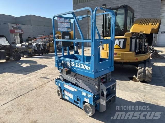 Genie GS-1330M Žirkliniai keltuvai