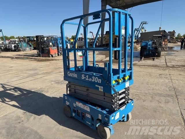 Genie GS-1330M Žirkliniai keltuvai